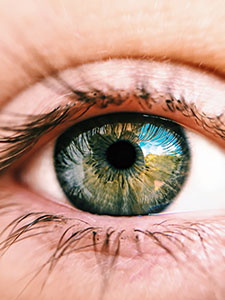 eyeCloseUp